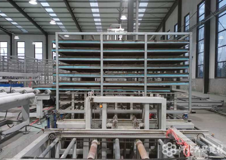 保溫復合一體板廠家車間