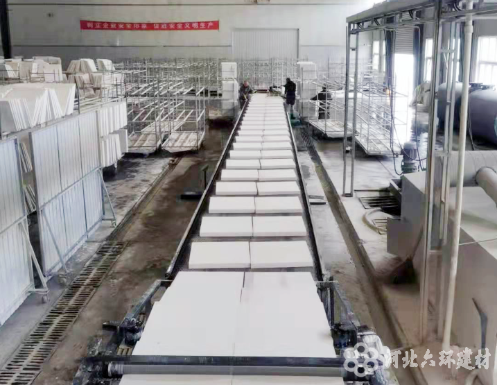 聚苯板廠家生產車間生產中